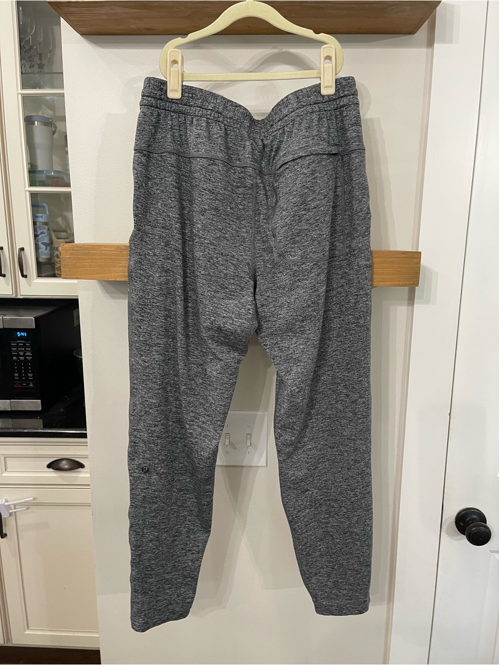 Lululemon Soft Jersey Tapered Pant - M - Picture 4 of 8